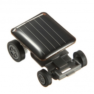 Žaislinis automobilis varomas saulės baterija