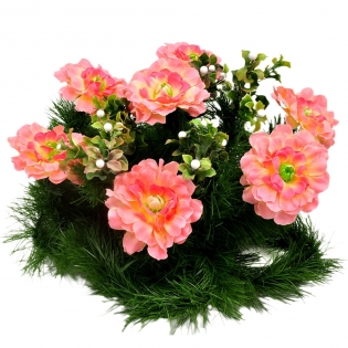 Vėlinių vainikas iš dirbtinių rožinių azalijų gėlių