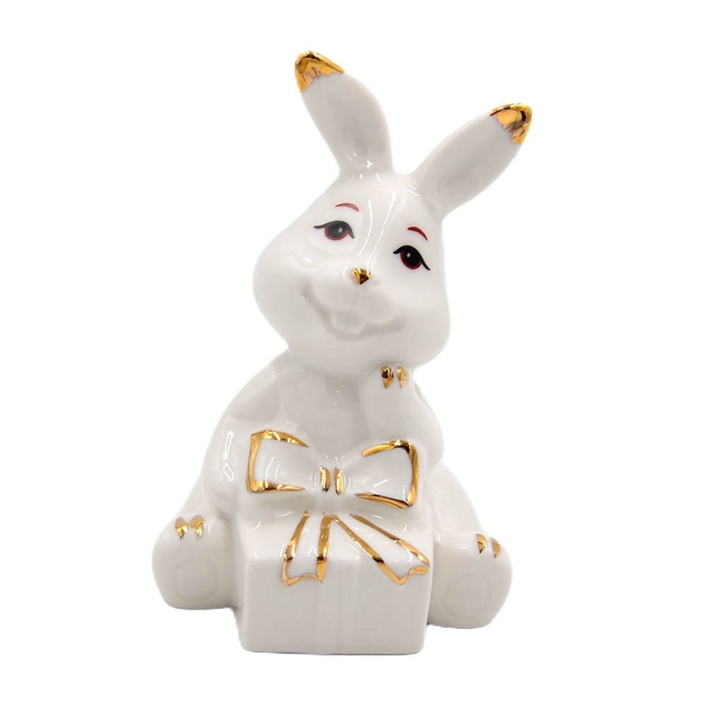 Porceliano statulėlė "Kiškutis su dovanėle"