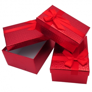 Raudonos dovanų dėžutės, 3...