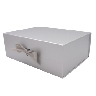 Sidabrinė dovanų dėžutė su...