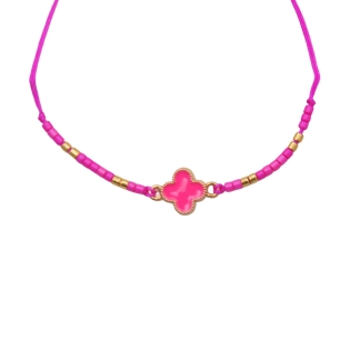 Sutraukiama apyrankė su...