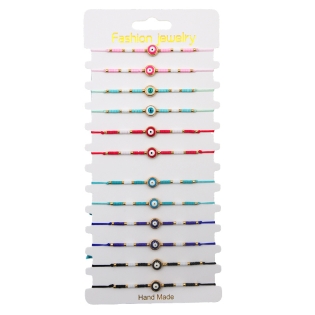 Sutraukiama apyrankė su...